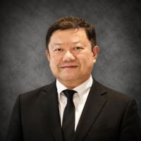 Mr. Uran  Kleosakul